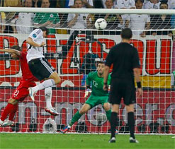 Euro 2012: Gomez header settles tense encounter