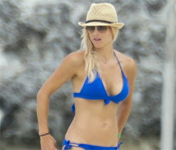 Tiger Woods’ ex-wife Elin Nordegren flaunts bikini body in Bahamas	