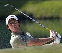 Out of form golfer McIlroy happy to get perfect pitch in baseball   	