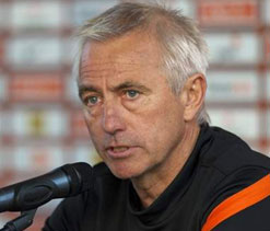 Van Marwijk to make changes for Portugal clash