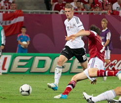 Euro Cup 2012: Unbeaten Germany in quarters after 2-1 win over Denmark