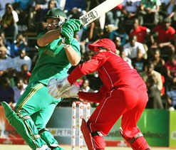 Levi stars in an easy South African win over Zimbabwe