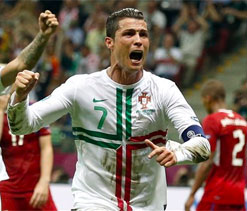 Irina Shayk and Bar Refaeli in Twitter row over Ronaldo’s gelled hairdo