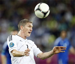 Schweinsteiger declares himself fit to face Italy