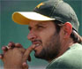 Afridi ``not to sign`` PCB central contract to keep lucrative league offers hopes alive?
