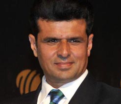Aleem Dar honoured for officiating in 150 ODIs
