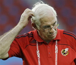 Spain will find it difficult to beat Italy : Aragones