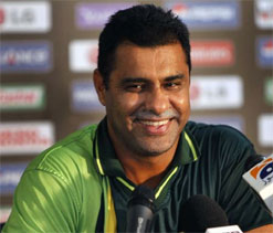 Ex-PCB chief backs Waqar for Australian bowling coach post