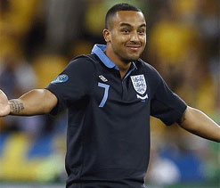 Liverpool eager to bring Arsenal midfielder Walcott to Anfield