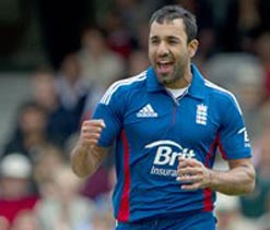 Bopara stakes claim for inclusion in England Test squad