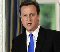 Olympics: Cameron to travel by public transport 