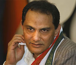 Dhoni should be careful with comments: Azharuddin