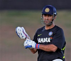 Dhoni and Indian team fined for slow over-rate