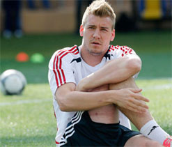 Nicklas Bendtner set to sign off from Arsenal with £7.5m price tag