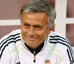 Mourinho to receive career award from Portuguese reporters