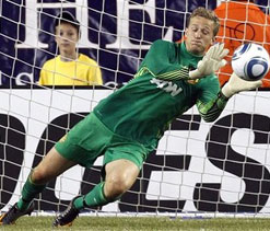 Lindegaard determined to seal Man U’s No.1 keeper spot from De Gea