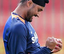 Harbhajan signs for Essex, to play in 2nd half county season