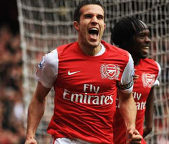 Arsenal chief denies Van Persie transfer