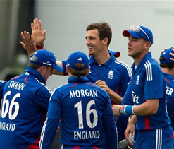 Finn shines as England demolish Australia to take ODI series