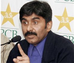 PCB gives ex-Pak captain Miandad ``expanded`` role in country’s cricketing affairs
