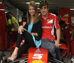 Fernando Alonso holidays with bikini-clad model girlfriend in Spain	