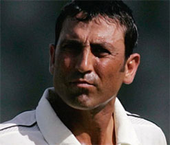 Basit Ali slams selectors’ decision to drop veteran Younis Khan for Oz series