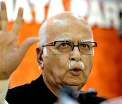 Make India a sports power, says Advani