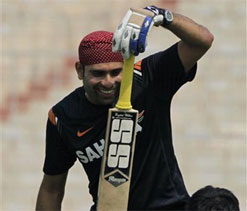 MS Dhoni not invited to Laxman`s late night party