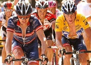 Armstrong gets support from fellow riders
