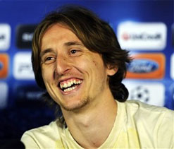 Real Madrid confirms Modric signing