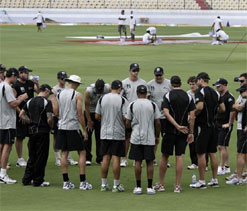 Kiwis aim to make the most of overcast conditions in 2nd Test