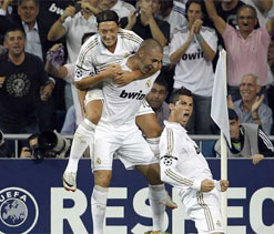 Real Madrid defeat 10-man Barca to win Spanish Supercup