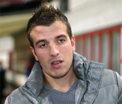Rafael van der Vaart returns to Hamburg