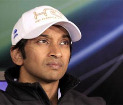 Narain Karthikeyan keen to stay at HRT for 2013