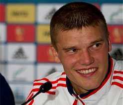 Zenit`s Denisov goes on strike over pay
