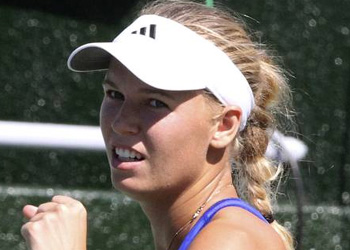 Wozniacki survives scare at Japan Open