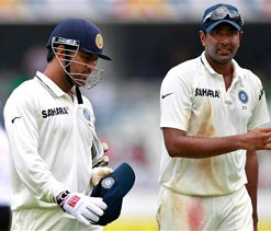 Pleasing to see spinners fight on unhelpful tracks: Dhoni
