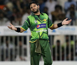 Shahid Afridi injures thumb, in doubt for first Twenty20 against Australia