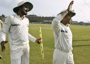Bhajji bats for Sachin Tendulkar