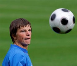 Non-playing Arshavin out of Russia plans