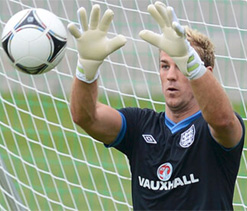 Man City goalie Joe Hart’s heart beats for cricket!