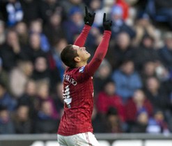 Atletico target Manchester United star Chicharito