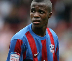 Arsenal and Man United fight it out for Wilfried Zaha