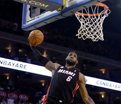 LeBron scores 39 points to lead Heat`s victory