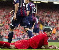 Rodgers slams Suarez for `diving` admission