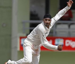 Harbhajan brings Punjab back in the hunt against Saurashtra