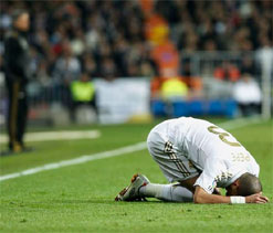 Pepe injury adds to Madrid`s defensive woes