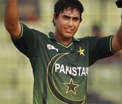 Pak player Jamshed wants to become ``complete batsman``