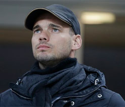 Wesley Sneijder signs deal with Galatasaray