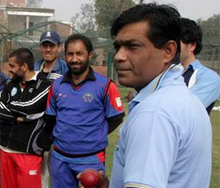 Ex-players lash out at ICC, BCCI for housing team in stadium